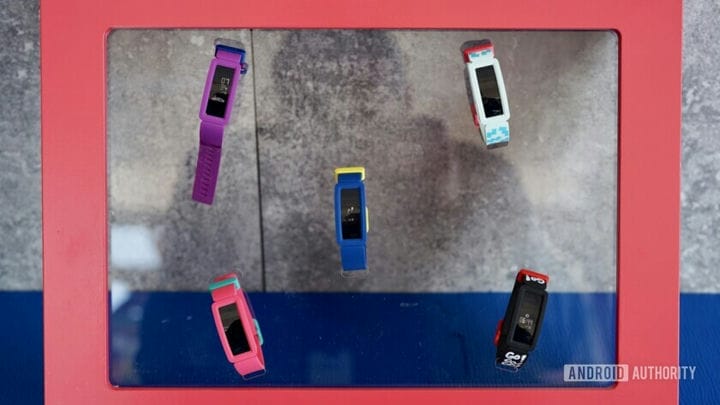 Лучшие трекеры Fitbit 2020 года: умные часы, бюджетные и детские модели