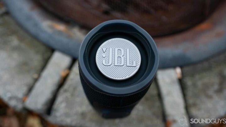 Обзор JBL Charge 4: стоит ли лишних денег?