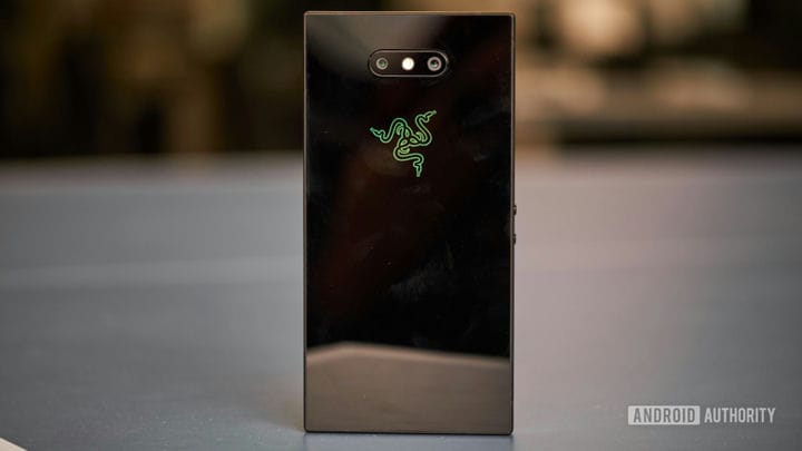 Лучшие чехлы для Razer Phone 2